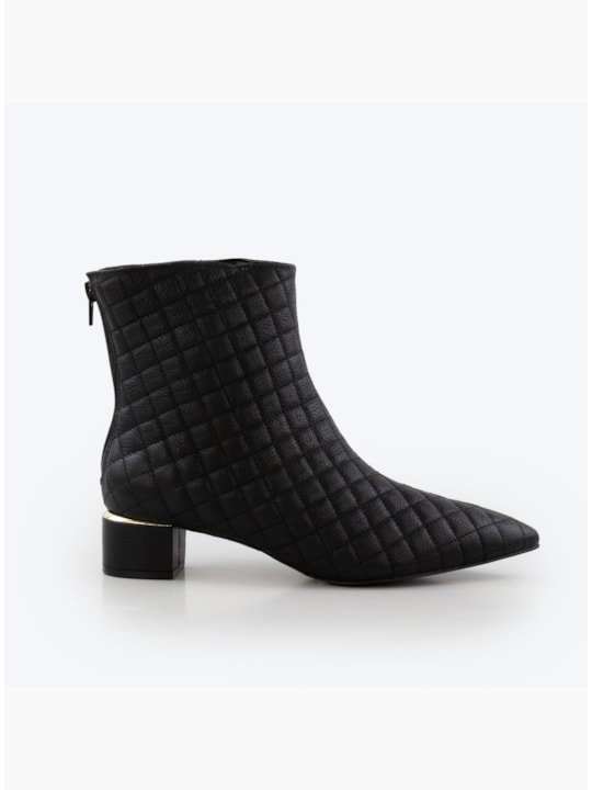 Bota Feminina Matelassê Cano Curto