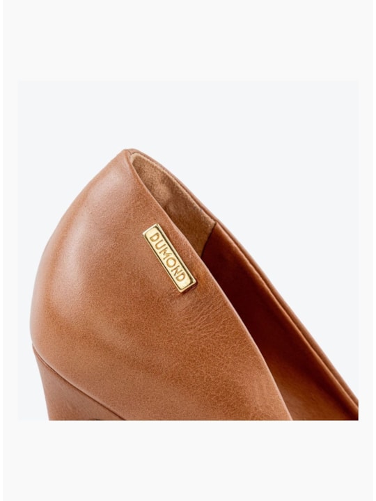 Scarpin Couro Caramelo Bico Fino Salto Alto